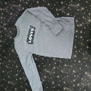 Boys Levi's long sleeve tee with camo Levi's logo
